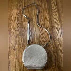 Henri Bendel Circle Crossbody: Gold (Like New!)